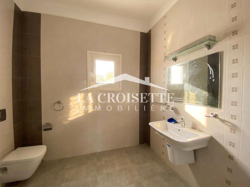 Rez-de-chaussée de villa S+3 avec piscine à La Marsa